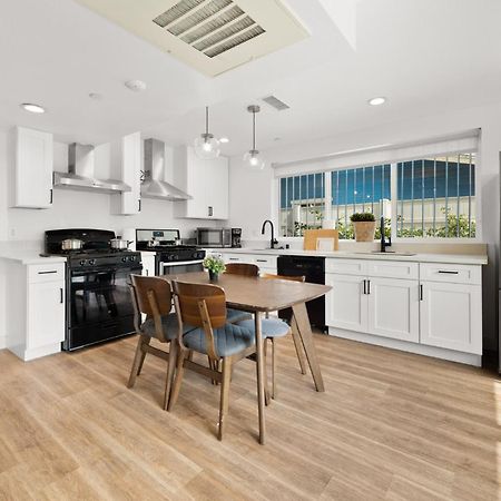 Modern Getaway In The Heart Of La Near Usc, Private Room With Share Living Room And Kitchen Лос Анджелис Екстериор снимка