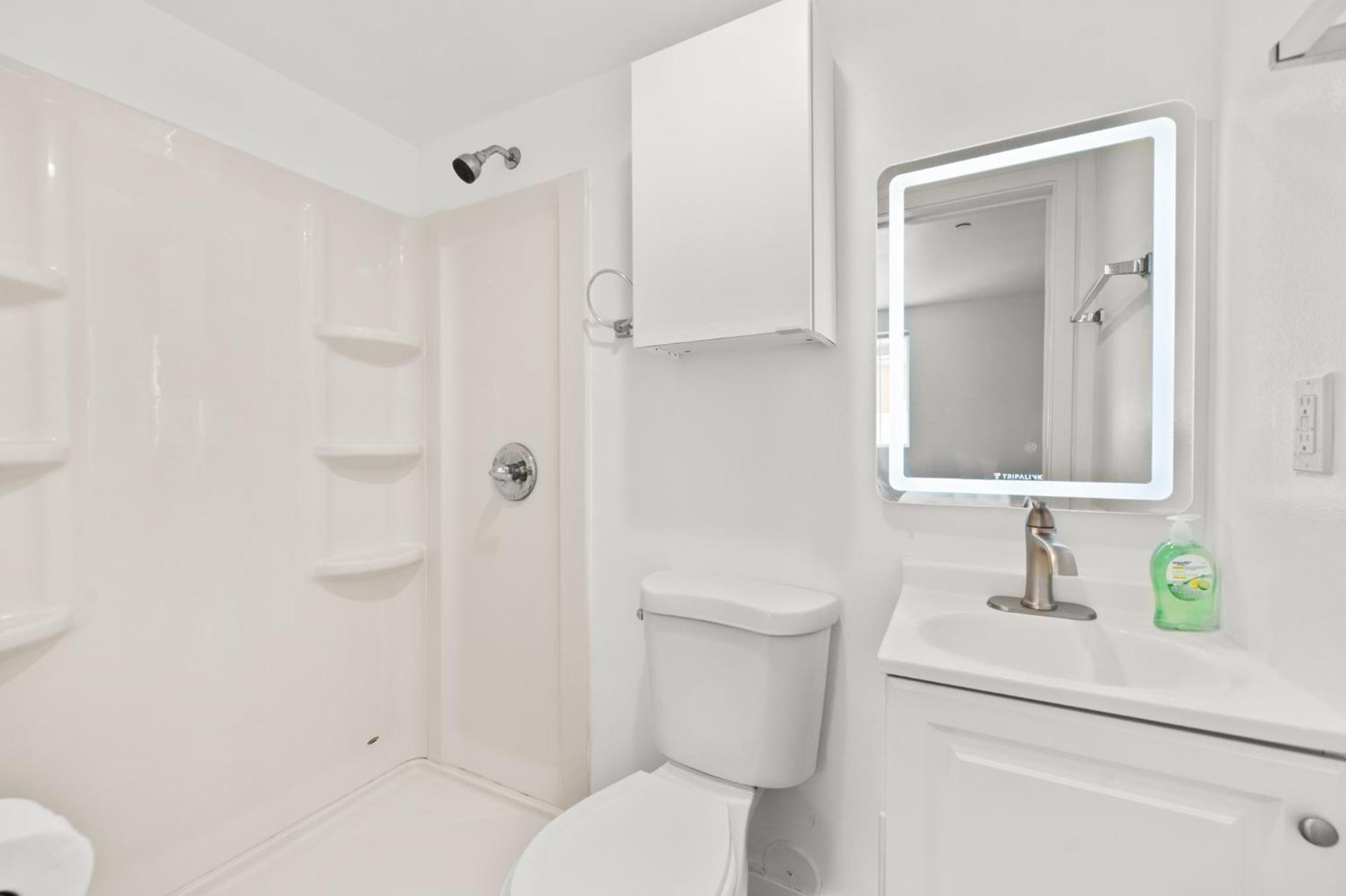 Modern Getaway In The Heart Of La Near Usc, Private Room With Share Living Room And Kitchen Лос Анджелис Екстериор снимка