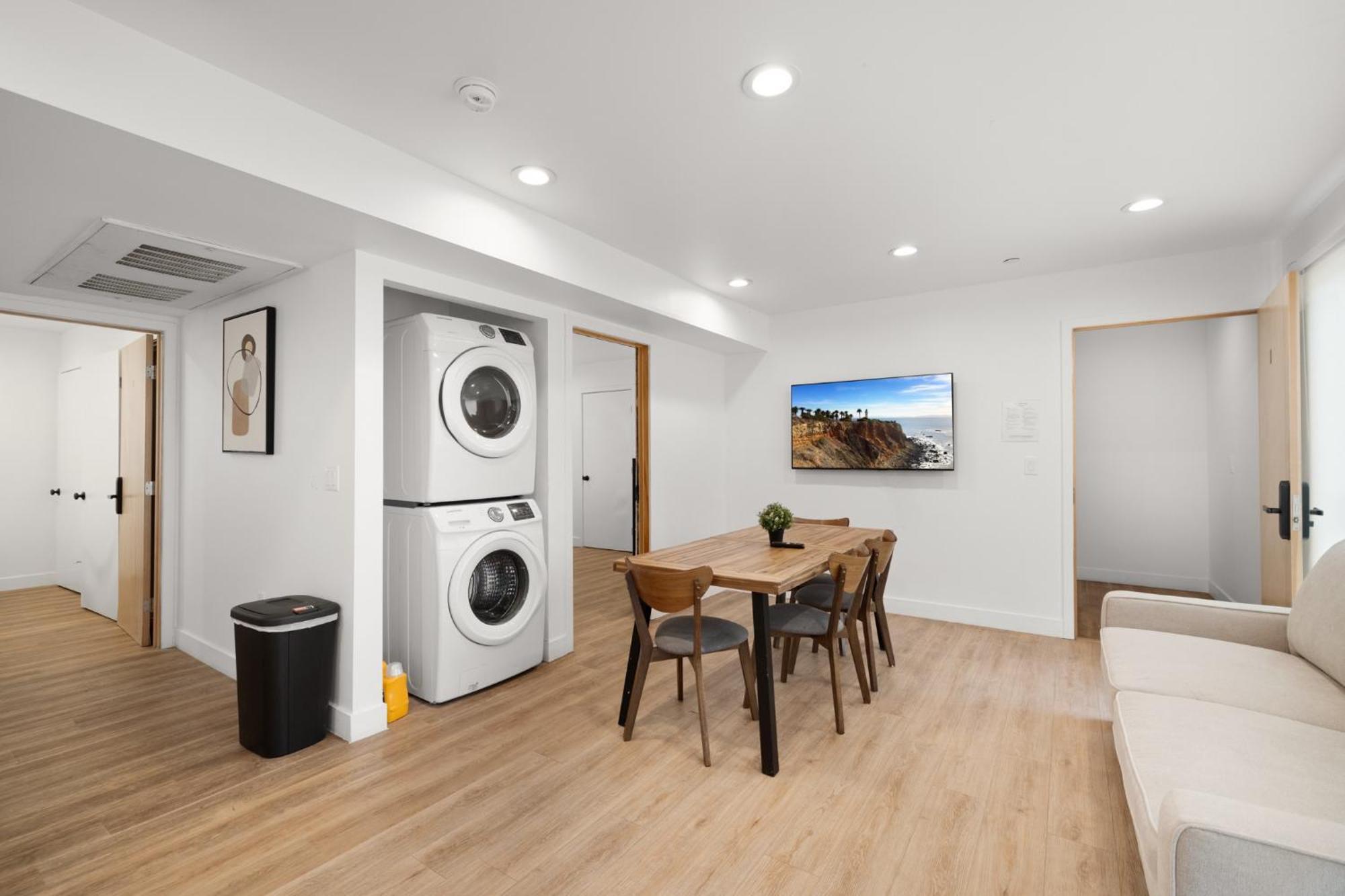 Modern Getaway In The Heart Of La Near Usc, Private Room With Share Living Room And Kitchen Лос Анджелис Екстериор снимка