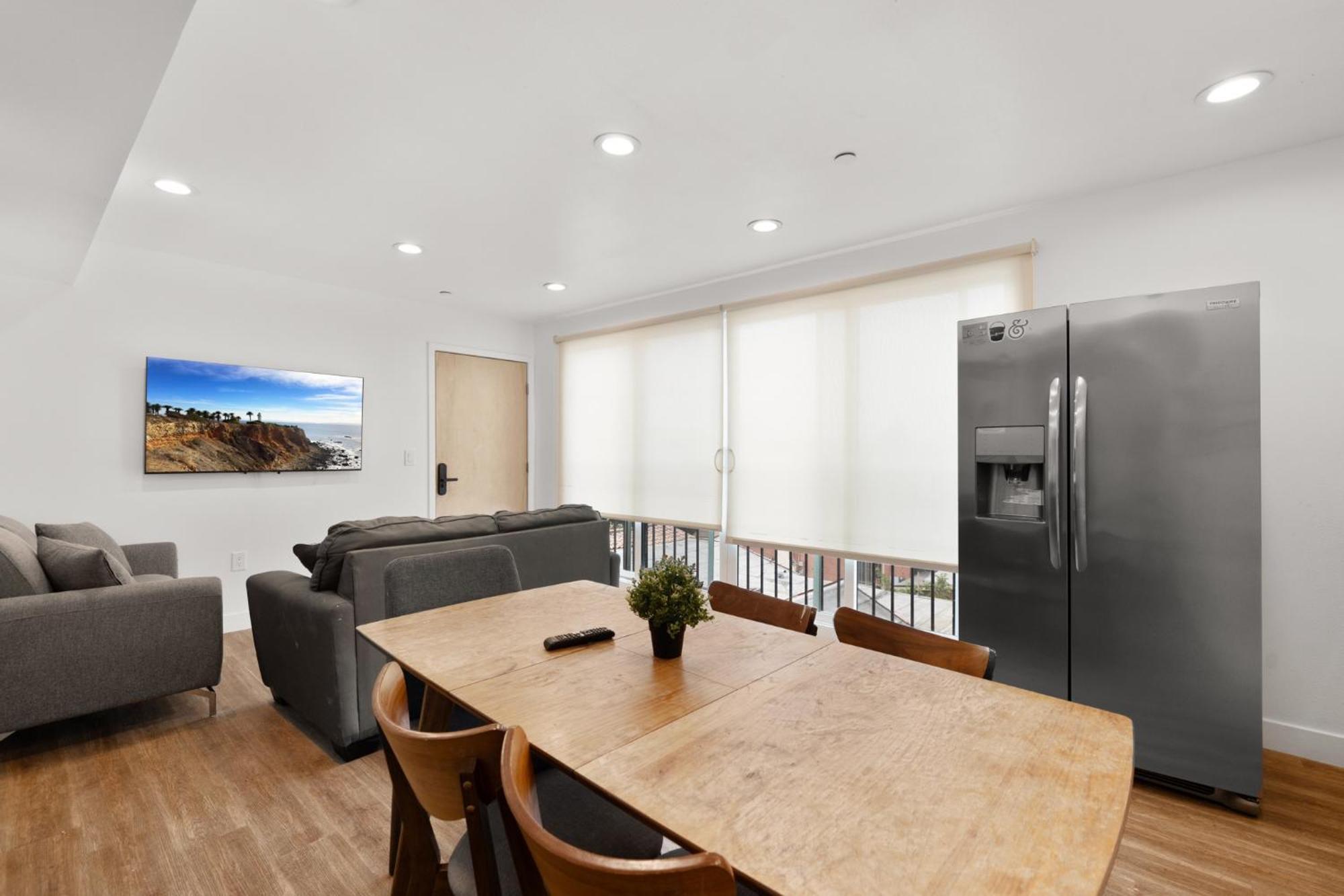 Modern Getaway In The Heart Of La Near Usc, Private Room With Share Living Room And Kitchen Лос Анджелис Екстериор снимка