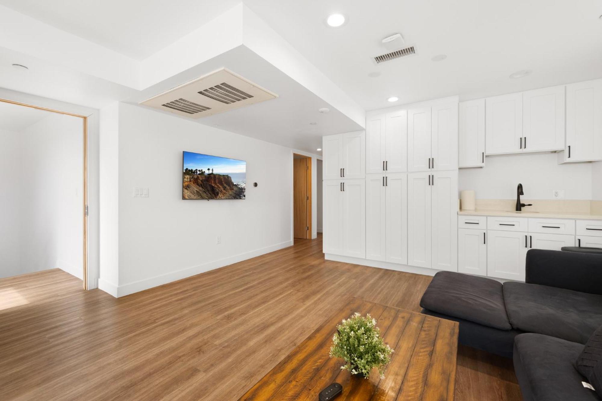 Modern Getaway In The Heart Of La Near Usc, Private Room With Share Living Room And Kitchen Лос Анджелис Екстериор снимка