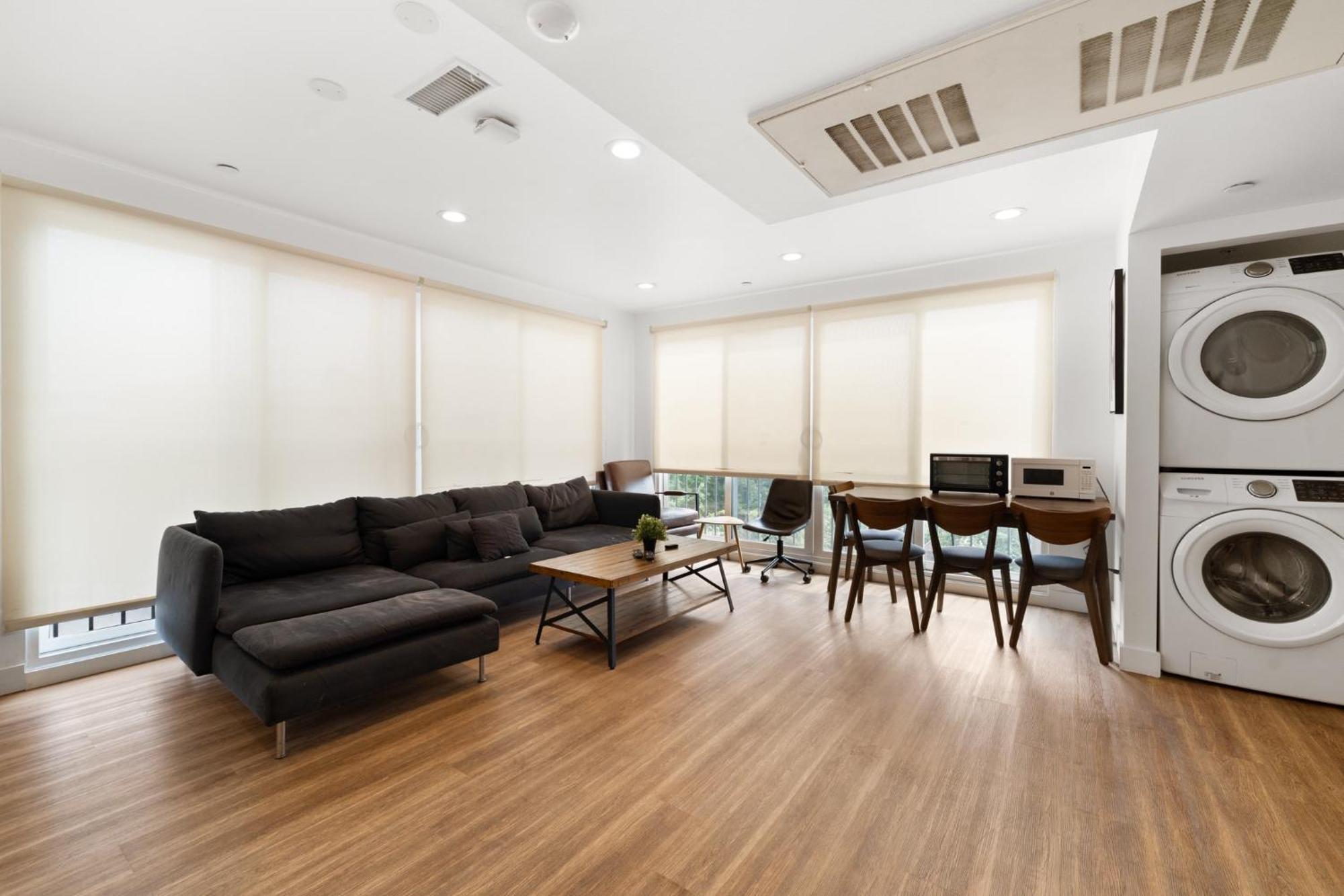 Modern Getaway In The Heart Of La Near Usc, Private Room With Share Living Room And Kitchen Лос Анджелис Екстериор снимка