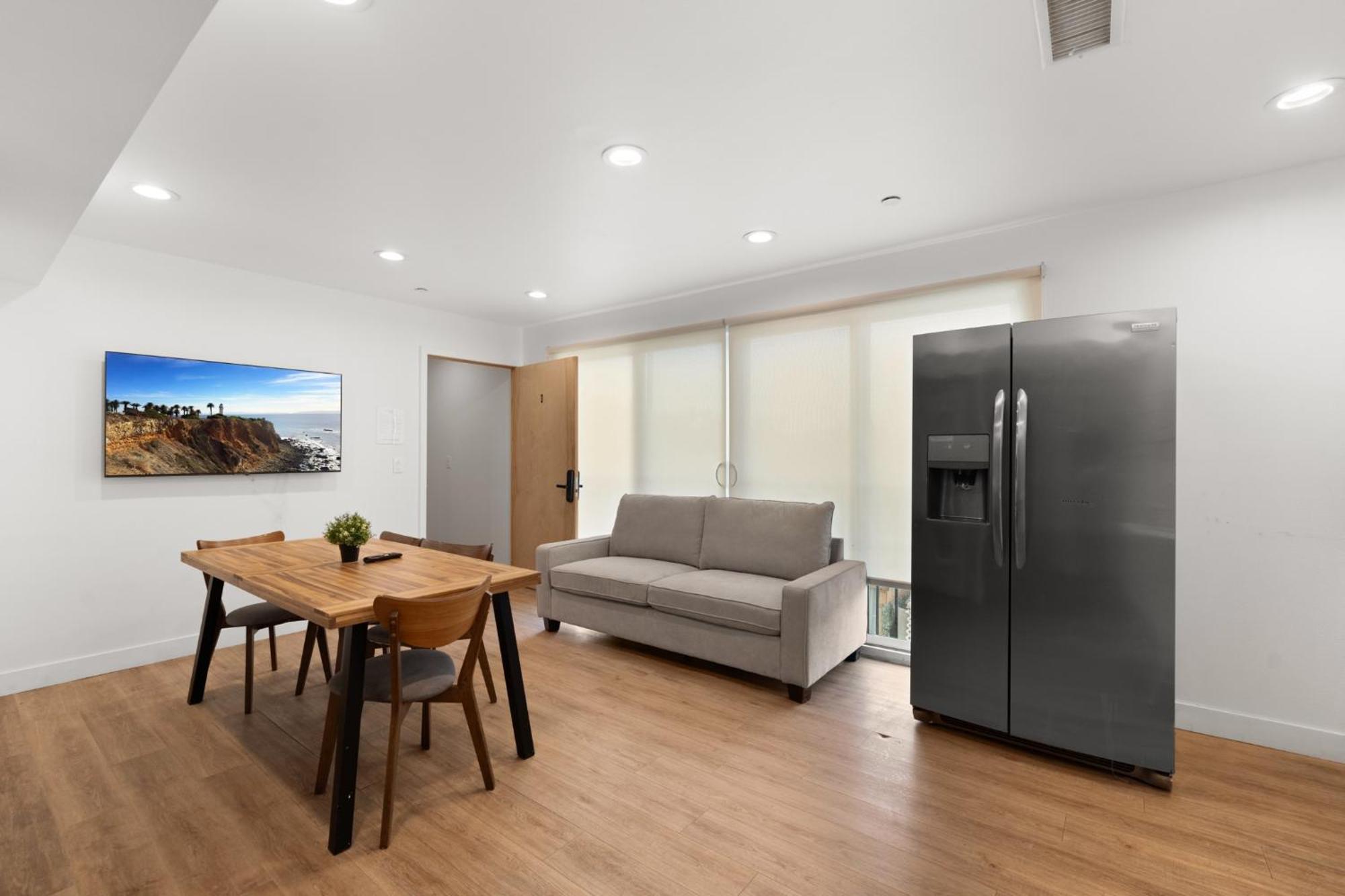 Modern Getaway In The Heart Of La Near Usc, Private Room With Share Living Room And Kitchen Лос Анджелис Екстериор снимка
