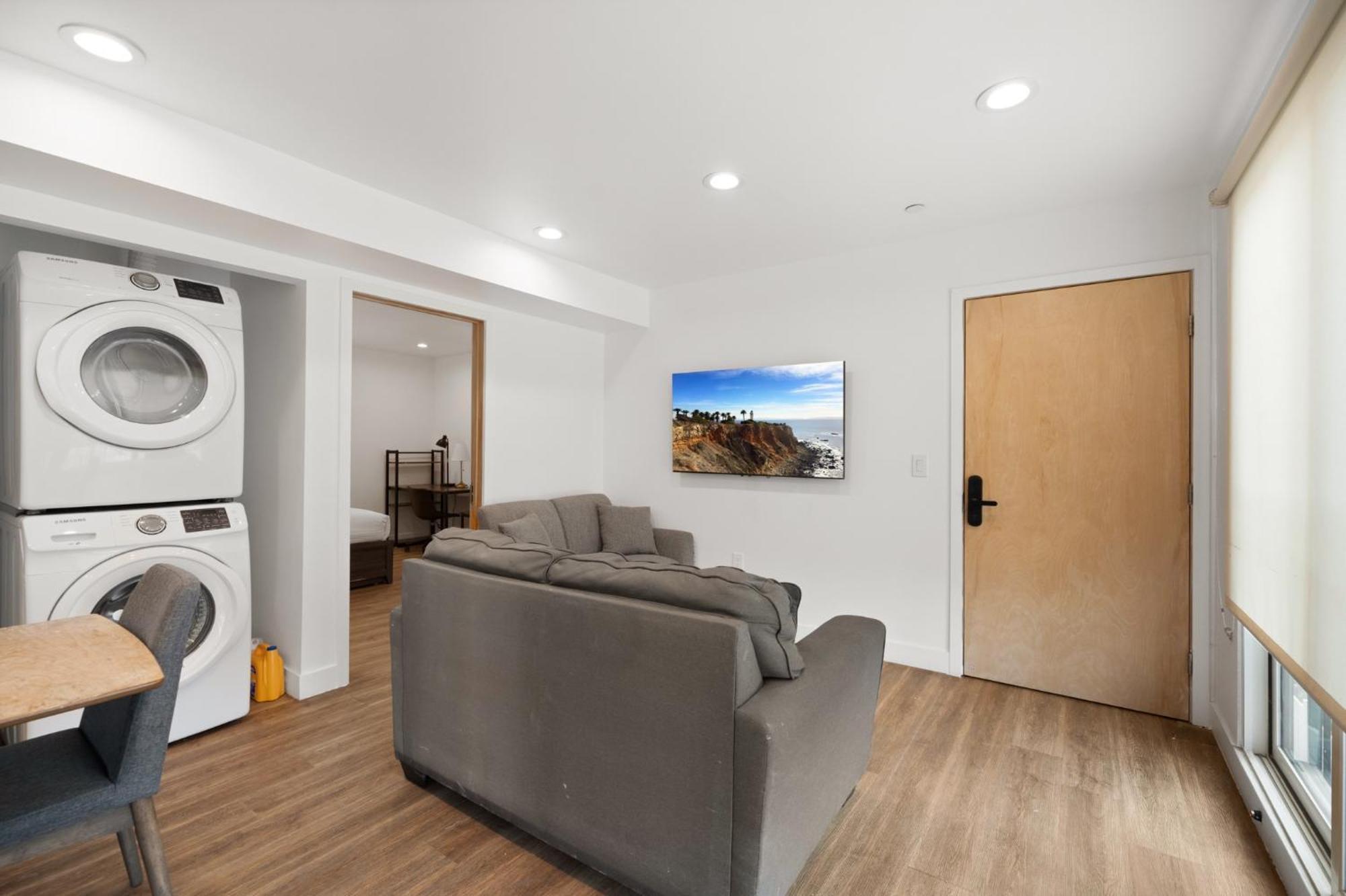 Modern Getaway In The Heart Of La Near Usc, Private Room With Share Living Room And Kitchen Лос Анджелис Екстериор снимка