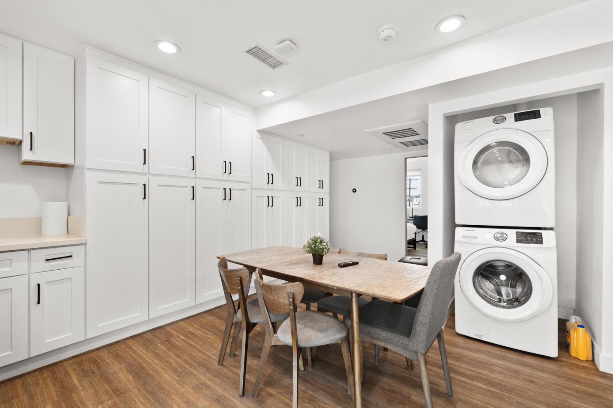 Modern Getaway In The Heart Of La Near Usc, Private Room With Share Living Room And Kitchen Лос Анджелис Екстериор снимка